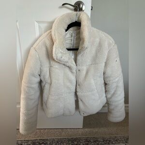 Alo Yoga Teddy Puffer
